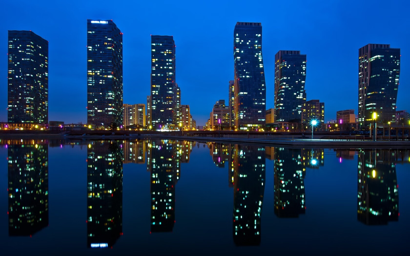 男子蛙泳前25米分段表现差距明显,男子蛙泳100m